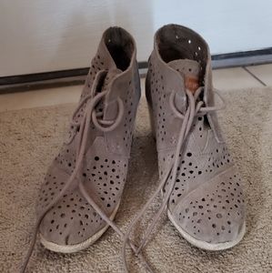 Toms wedge booties laser cut suede